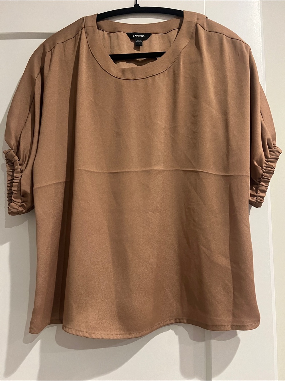 Express Women's Ruched Short Sleeve Blouse in Tan Brown